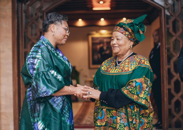 RDC : l&rsquo;ex-première dame Bobi Ladawa veut rentrer au pays