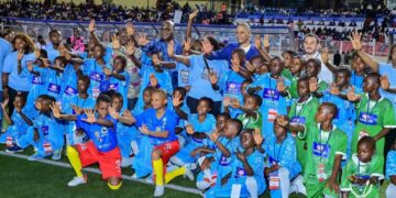 RDC : Tshisekedi a pris part au « match pour la Paix » en faveur des enfants déplacés de l&rsquo;Est