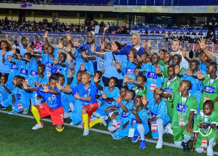 RDC : Tshisekedi a pris part au « match pour la Paix » en faveur des enfants déplacés de l&rsquo;Est