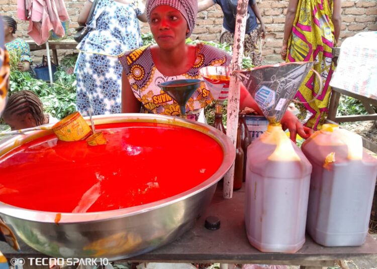 Kisangani : l&rsquo;huile de palme repart en flèche sur les marchés, un bidon passe de 40.000 à 70.000 FC