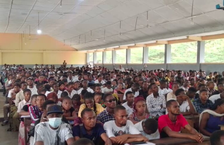 ESU : l&rsquo;ISC – Kisangani accueille ses nouveaux étudiants, le comité Esuka prêche la « bonne conduite »