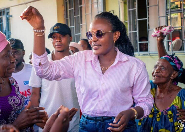 Kisangani : Aline Engbe en tournée de solidarité et de générosité