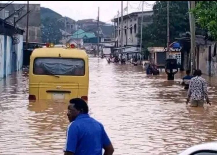 Calvaire à Kinshasa : 33 morts, 46 hospitalisés et plusieurs maisons englouties