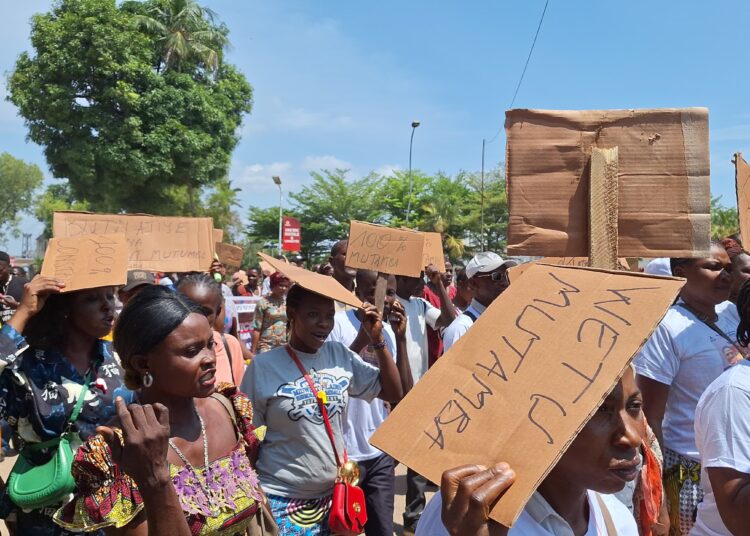 Kisangani : la rue gronde, le ton s&rsquo;élève, Constant Mutamba soutenu par la population 