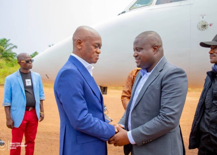 Muhindo Nzangi en mission d’inspection des travaux de développement lancés dans la Tshuapa