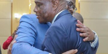 Fayulu à Tshisekedi : « Nous devons créer un camp de la patrie »