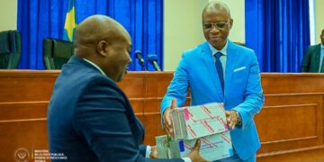 Lutte contre la tuberculose : le ministère de la santé reçoit un premier lot de médicaments produits localement