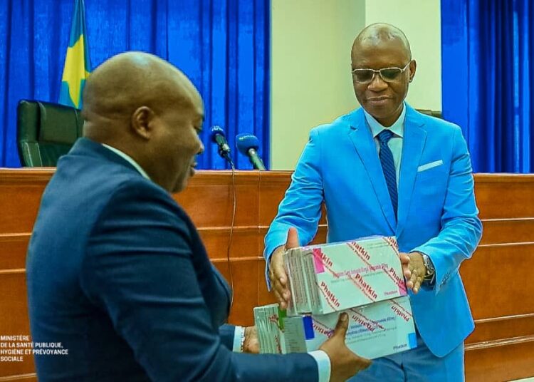 Lutte contre la tuberculose : le ministère de la santé reçoit un premier lot de médicaments produits localement