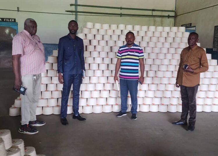 La relance de la SOTEXKI en péril : le député provincial Stravos Ngumbu enquête sur le terrain